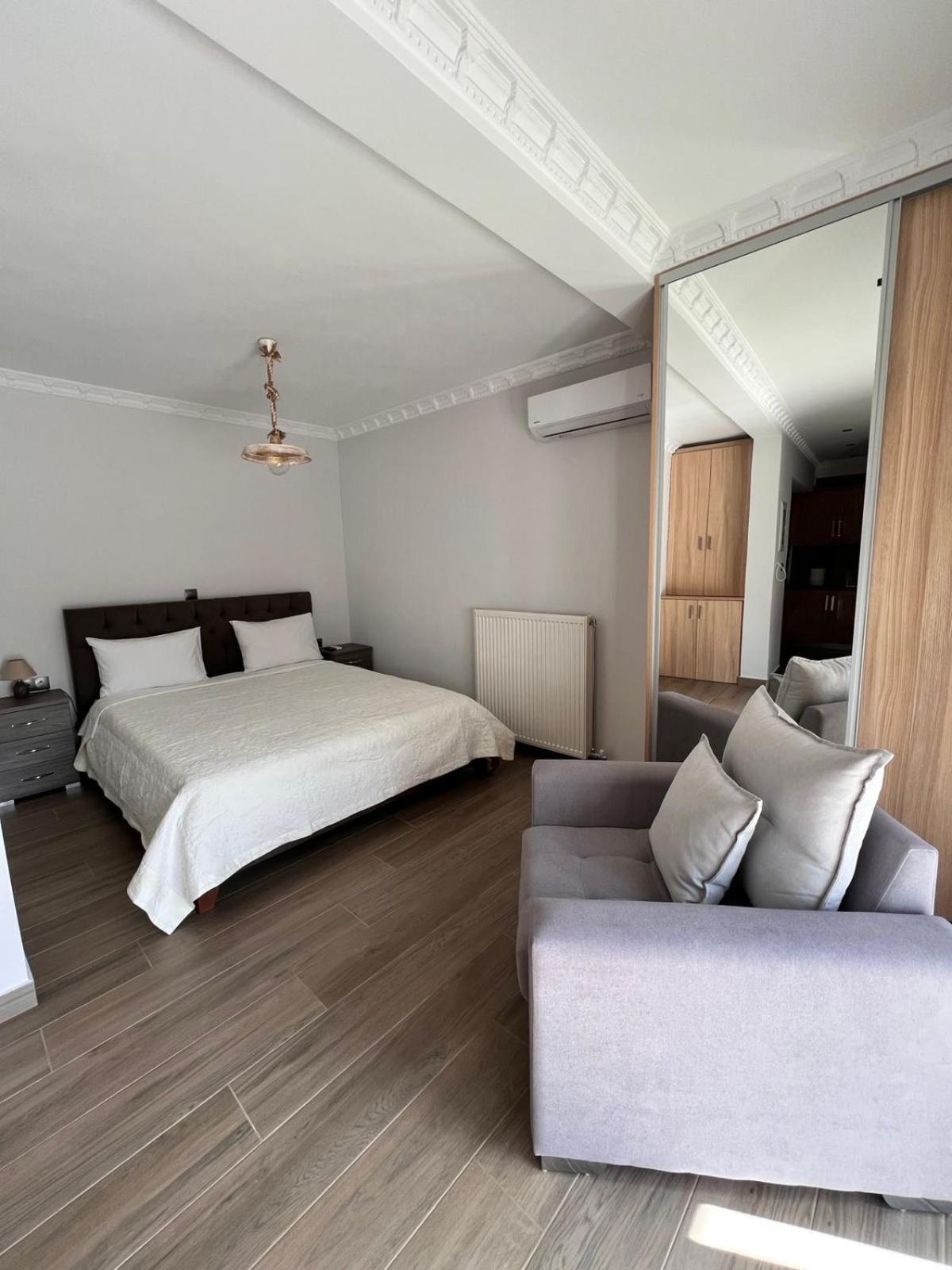 Kontis' Deluxe Furnished Apartment Loutráki Exteriér fotografie