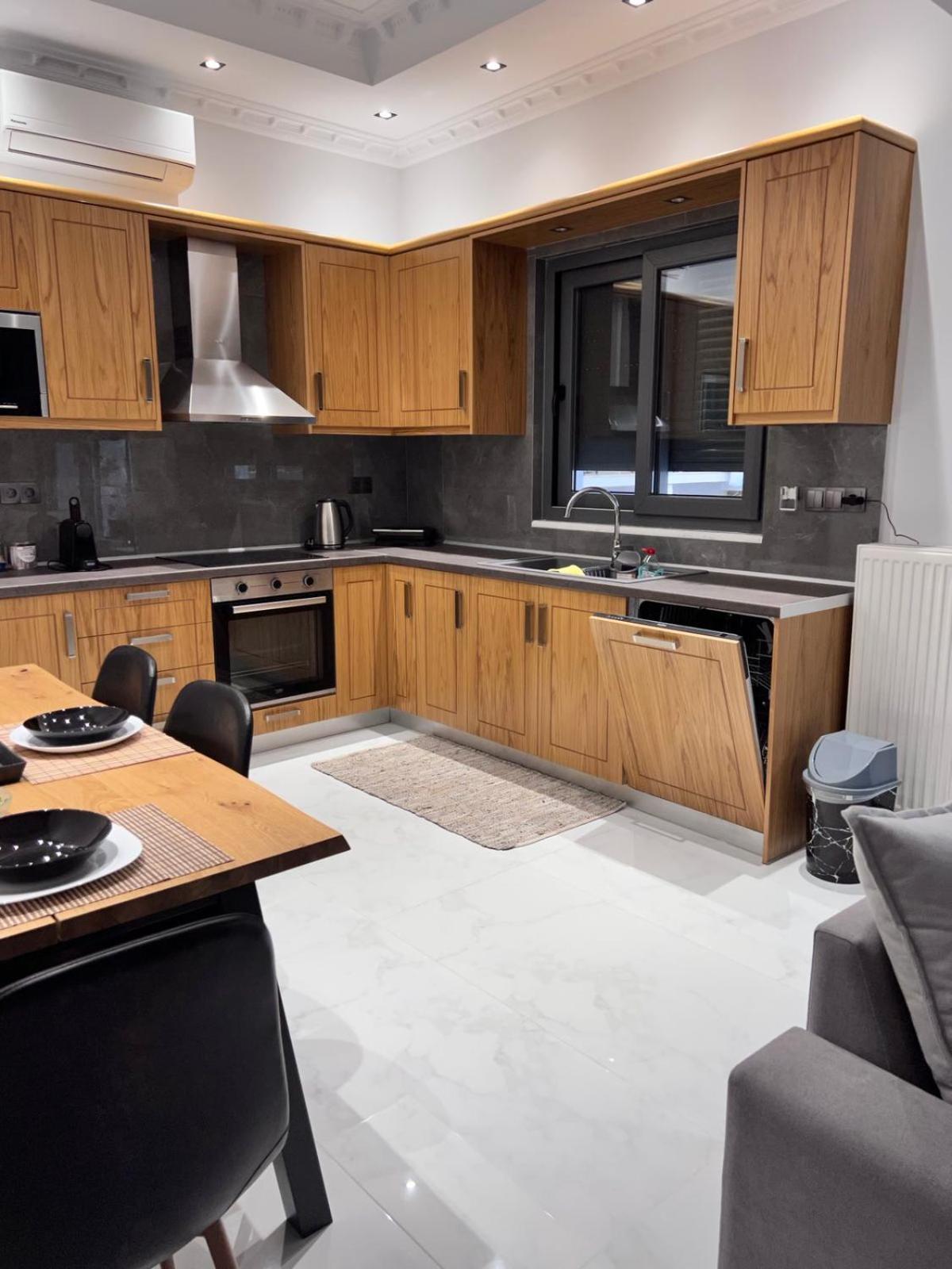 Kontis' Deluxe Furnished Apartment Loutráki Exteriér fotografie